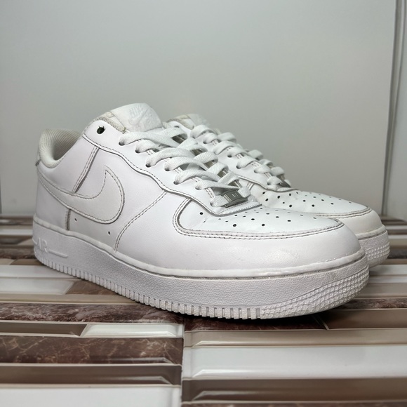 Nike Air Force 1 - Picture 10 of 16